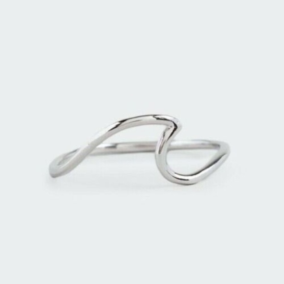 Francesca's Womens NWT Signature Silver Wave Ring Size 6 - Picture 1 of 4